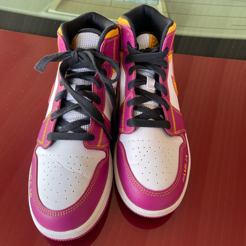 Nike Air Jordan 1 Mid Familia Dia De Los Muertos.